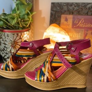 Artesian style multicolor wedges